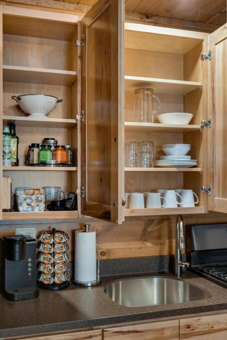Hickory Suite - Main Street Lodge In バーリン エクステリア 写真
